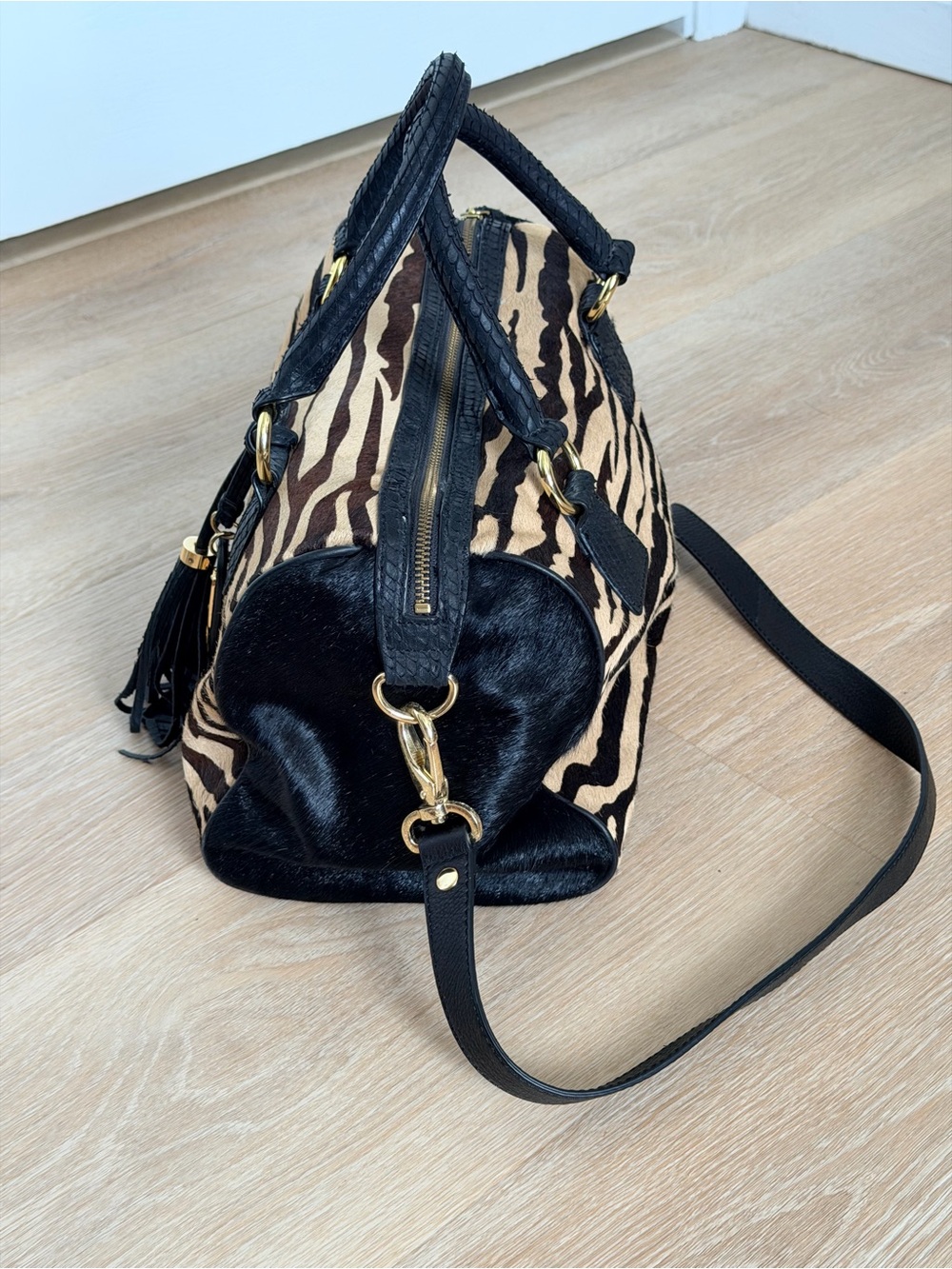 RARE Y2K Cynthia Rowley Zebra Cowhide Hair Leather Duffle Satchel Crossbody Bag - Picture 6 of 14